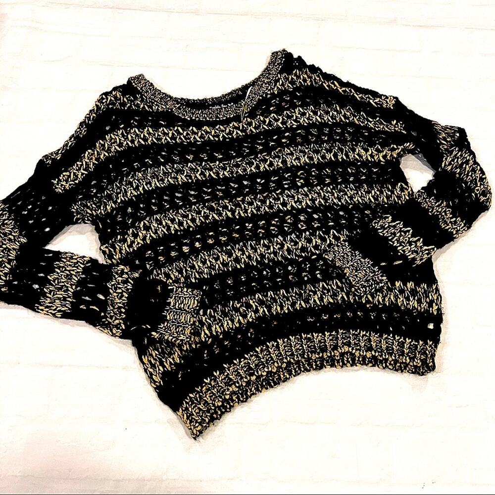 Double Zero Sweater Medium NWT
